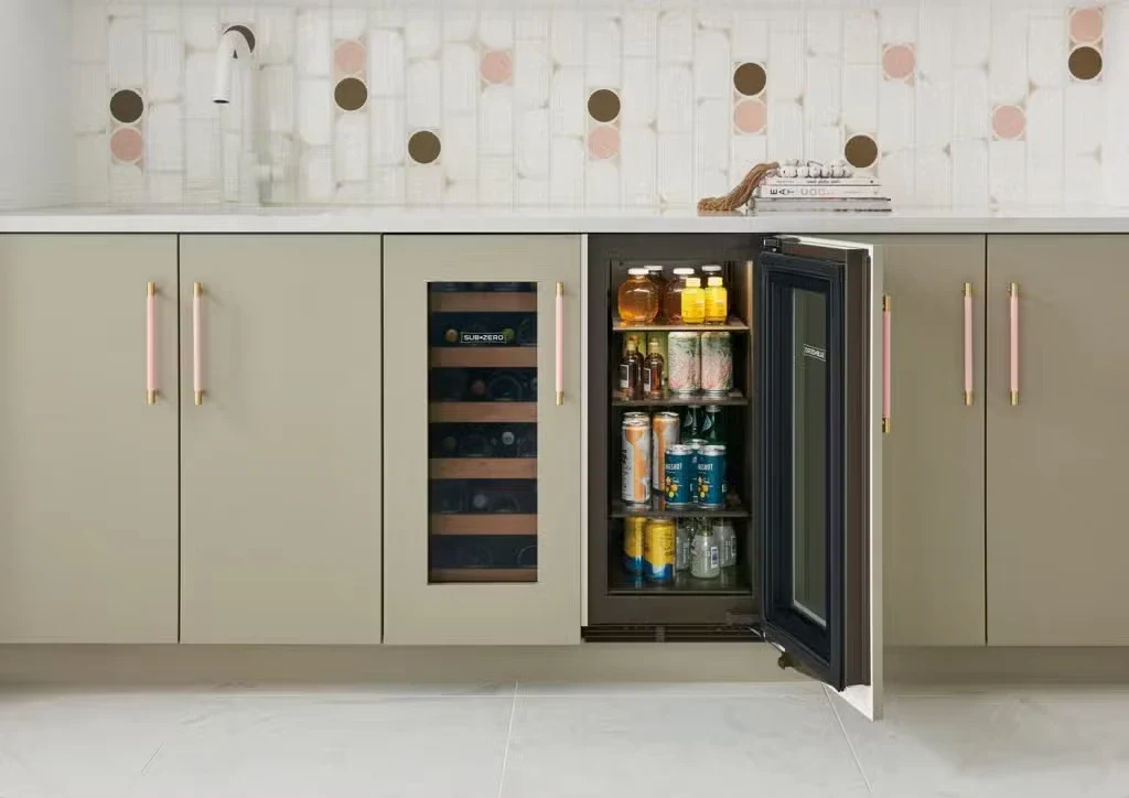 15" Designer Undercounter Beverage Center with Solid Door - Panel Ready detail