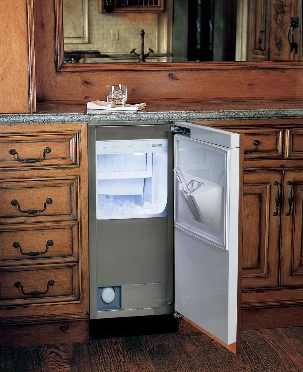 15" Ice Maker with Pump - Panel Ready (Limited Availability) feature detail