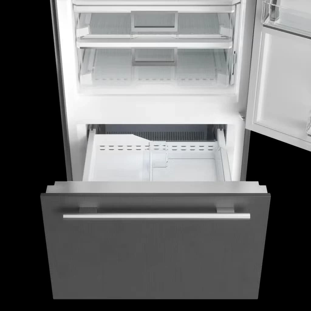 Classic Over-and-Under Refrigerator/Freezer feature detail